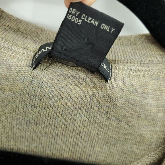 VTG 90s Banana Republic 100% Merino Wool V-Neck Sweater M Tan/Taupe - Picture 16 of 16